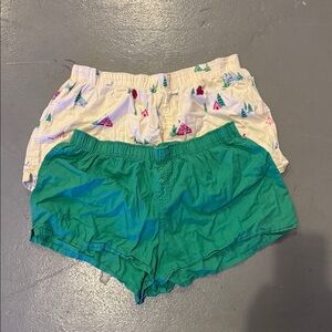Colsie Green and Patterned Women's Shorts Set